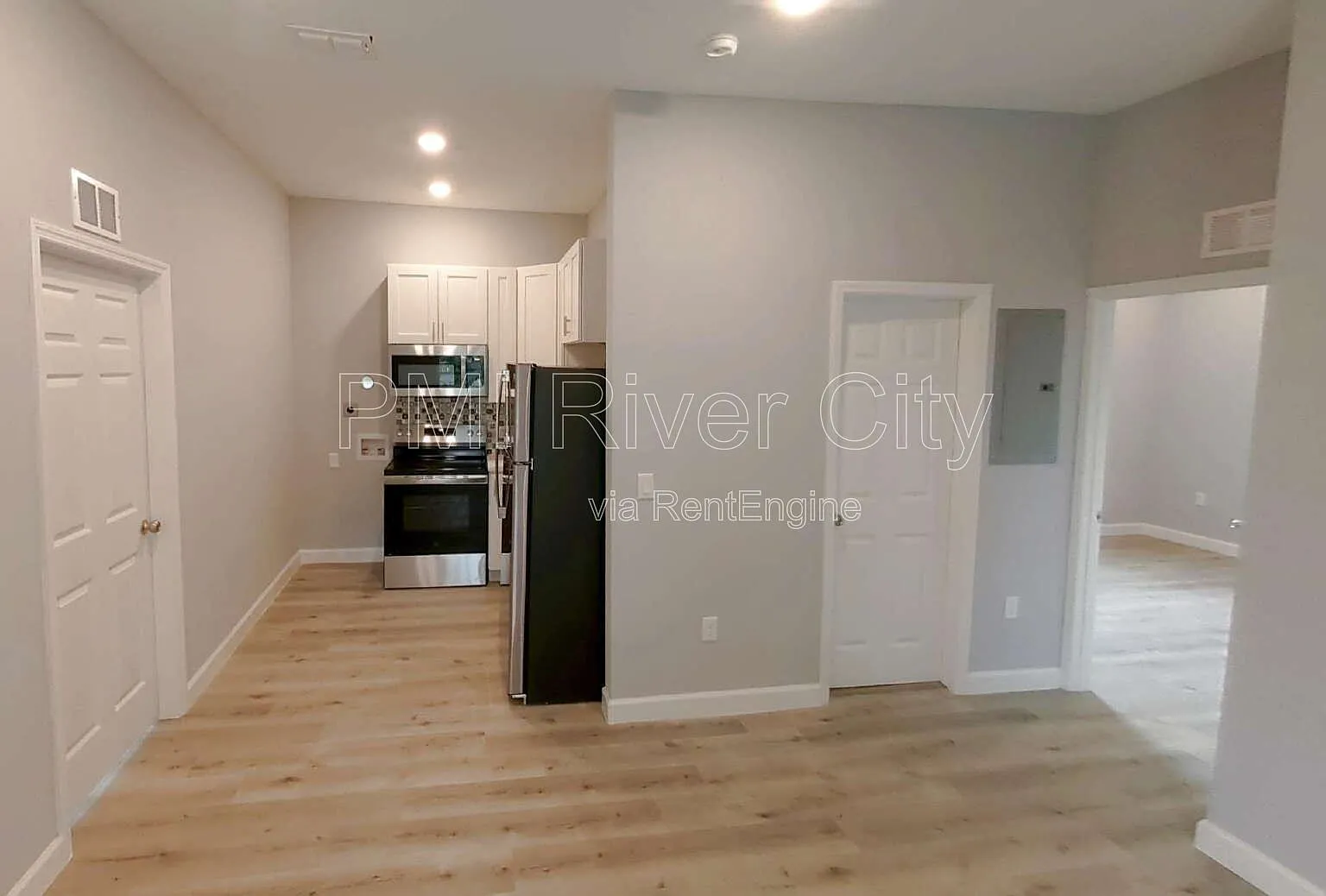 2 bed, 1.0 bath, $1,070 — Photo 4