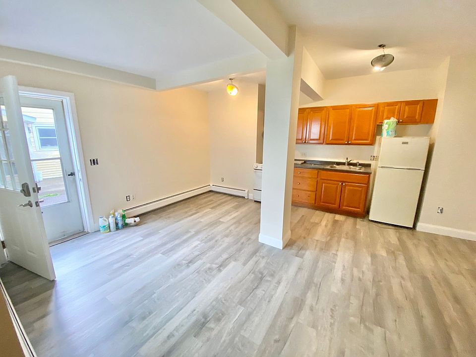 1st image of 143 N Winooski Ave #253-2