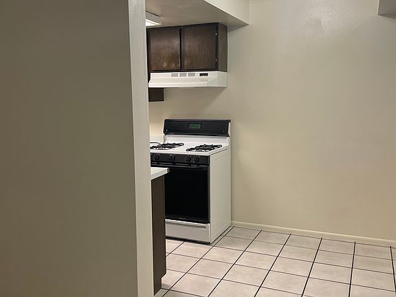 3rd image of 618 N Main St
