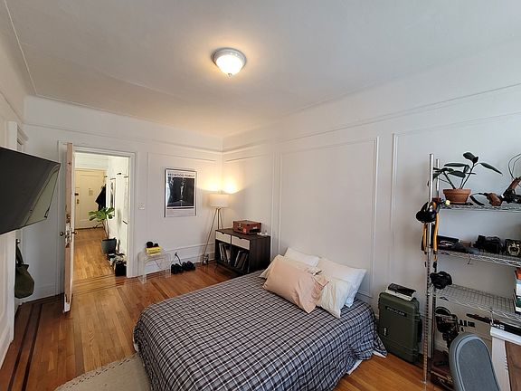 3rd image of 30-49 34th St #2D
