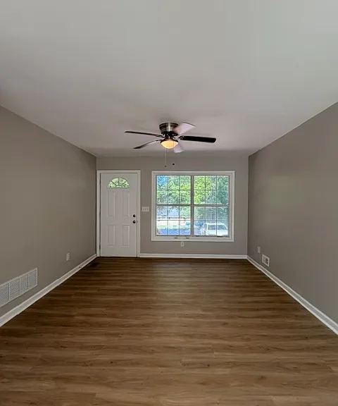 1644 Overhill Rd — Photo 3