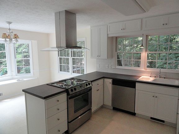 Bright and Sunny Kitchen