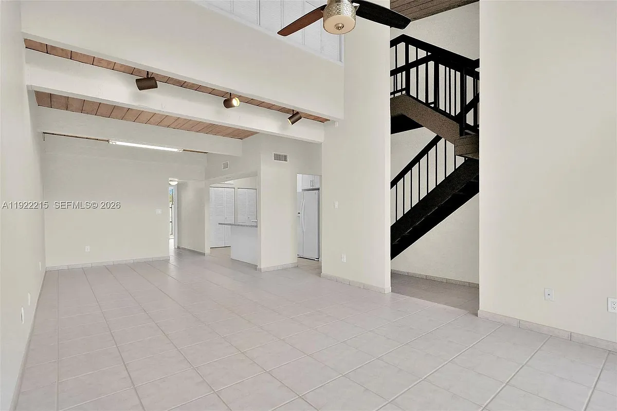 Building Photo - 7601 SW 105th Ave #7601