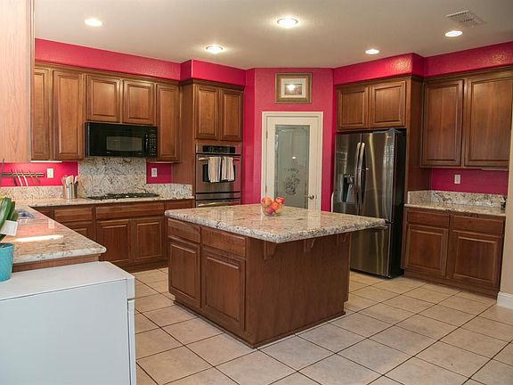 5th image of 5074 Whistlers Bend Way
