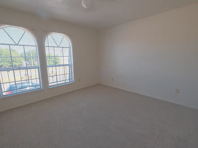 6321 Granbury Rd — Photo 4