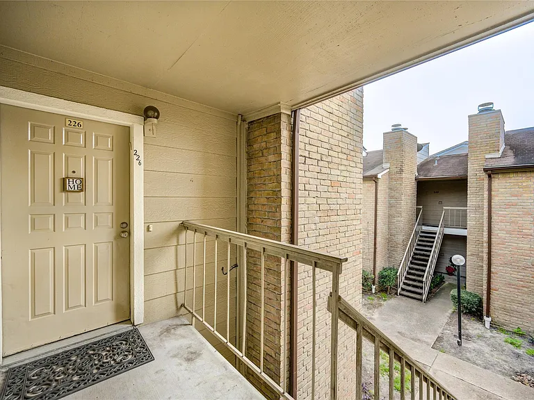 2120 Wilcrest Dr #226 — Photo 6