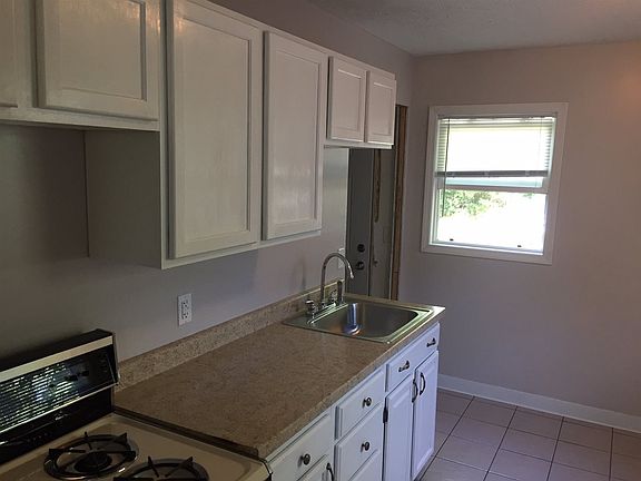 4th image of 2120 Martha Ave