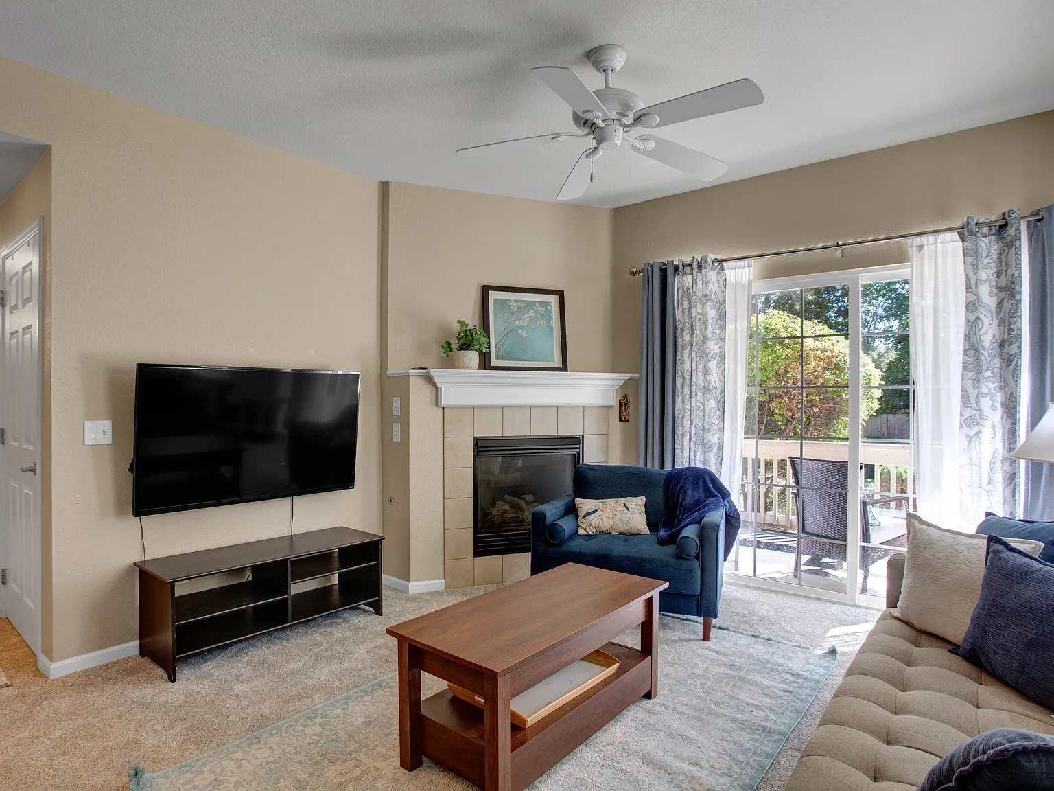 2 bed, 1097 sqft, $2,800 — Photo 3