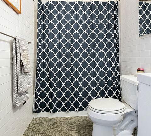 3rd image of 1233 N Laurel Ave #1/4