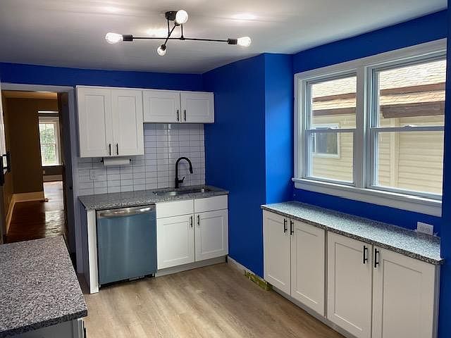1st image of 174 W Delavan Ave #L