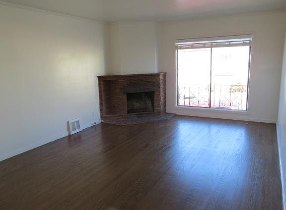 2nd image of 3133 Santiago St