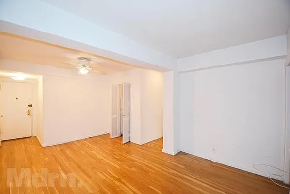 Rented by Mdrn Residential | media 33