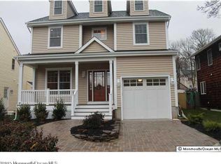 16 2nd St, Rumson, NJ 07760