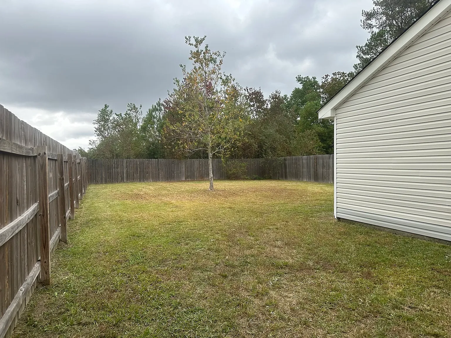 4 bed, 1750 sqft, $2,400 — Photo 2