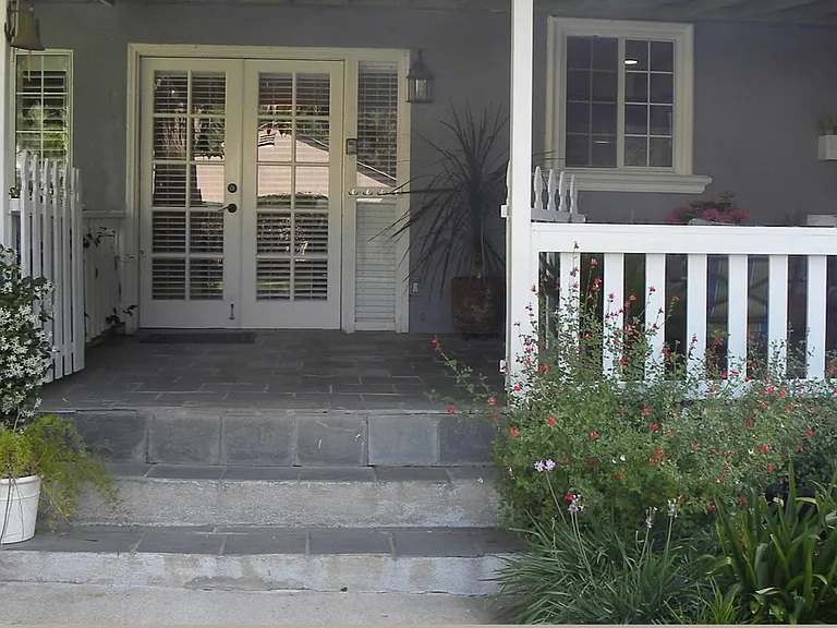 La Canada Way — Photo 3