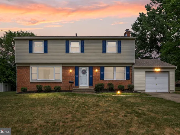 3 Navy Dr, Delran, NJ 08075