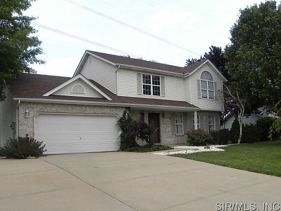 2nd image of 824 Piquard Ct