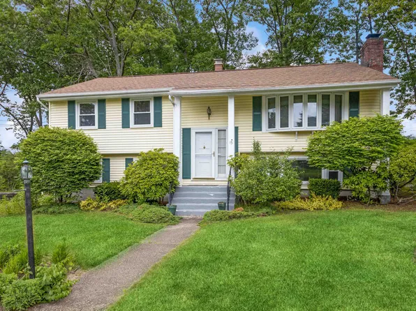 15 Beverly Drive, Manchester, NH 03104