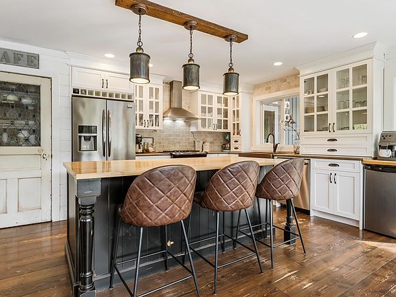 3rd image of 2284 Ashton Rd