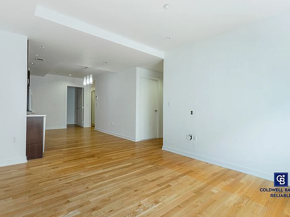 5th image of 152 E 118th St APT 4H