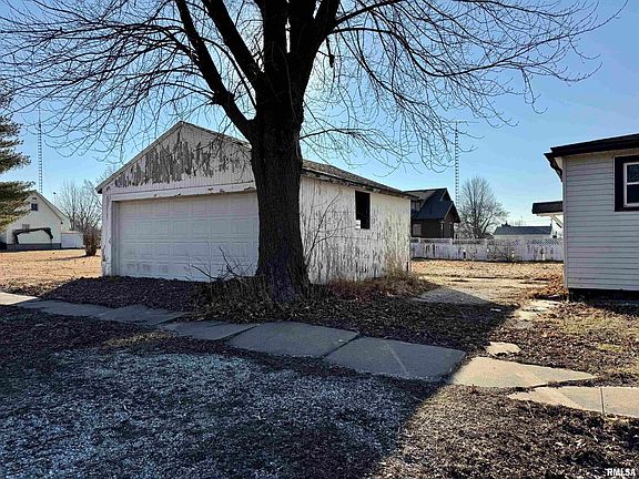 2nd image of 211 W Liberty St