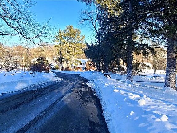 3rd image of 171 Cedar Dr E