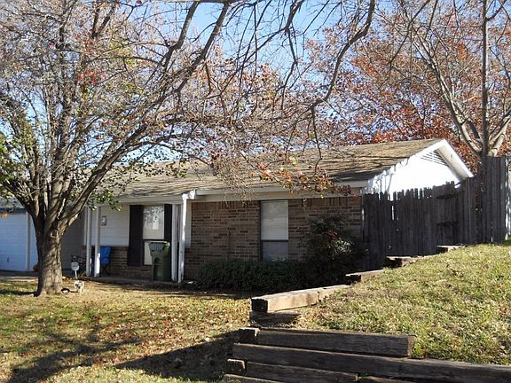 2nd image of 4215 Glen Pines Dr