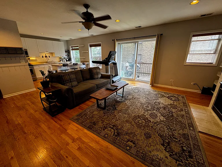 1050 W Dakin St — Photo 20