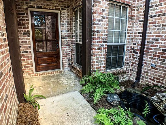2nd image of 2117 W Fairway Dr