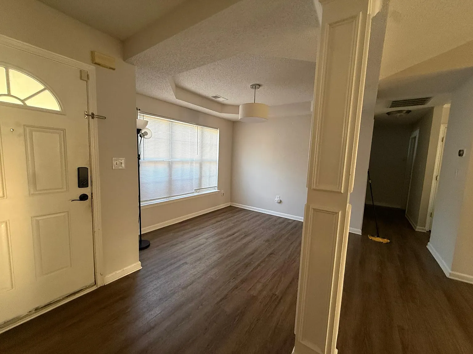 3 bed, 1726 sqft, $2,100 — Photo 3