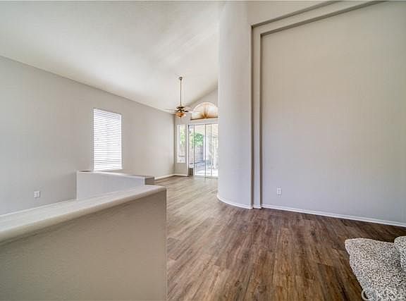 5th image of 40305 Castana Ln