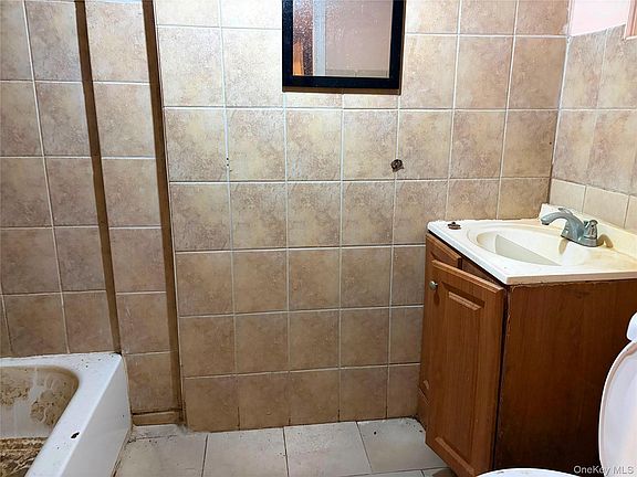 4th image of 4107 Lowerre Place