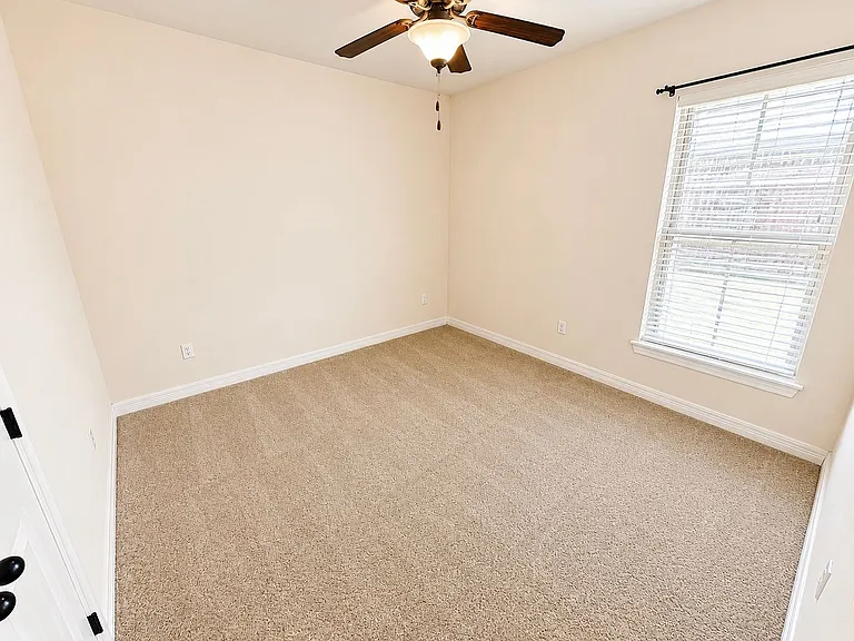922 Antler Dr — Photo 12