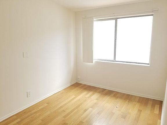 4th image of 3011 Rowena Ave