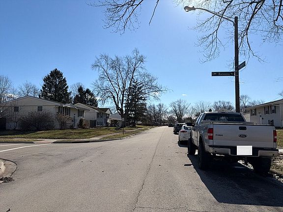 4th image of 289 Imperial Dr