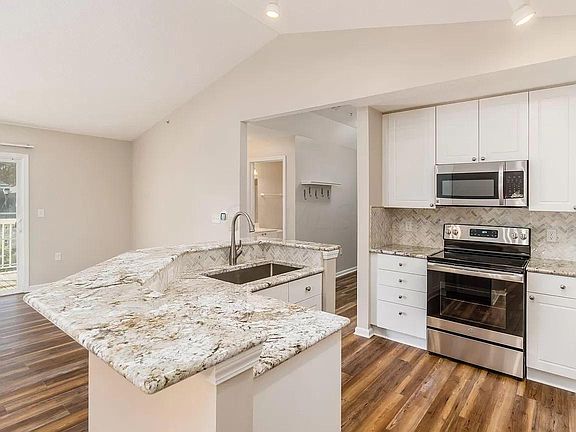 5th image of 3832 Carberry Dr #11