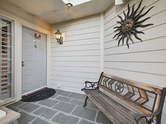 4th image of 130 Coolspring Ct