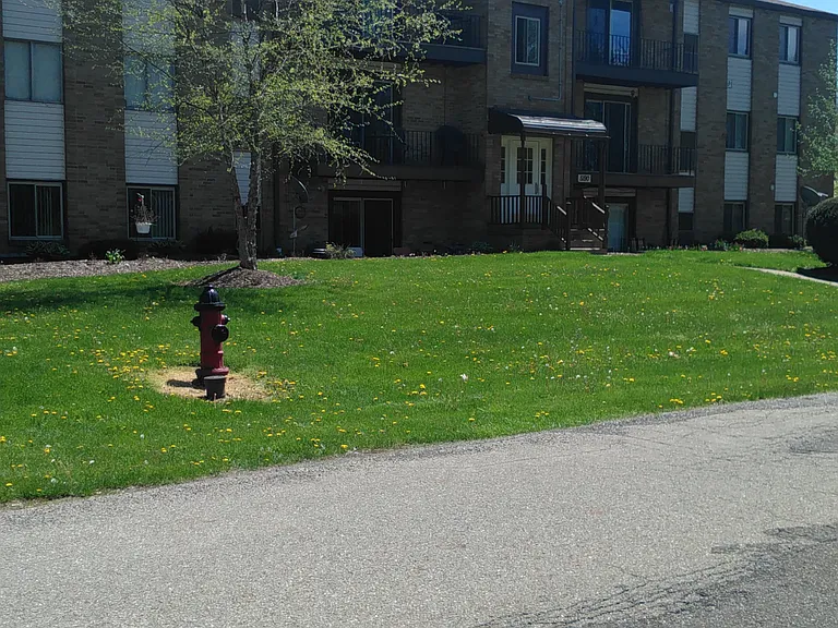 5190 Emil Ave SW #402 — Photo 13