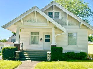 606 NE 2nd St, Aledo, IL 61231