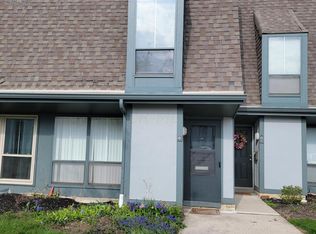 1022 Galliton Ct APT B, Columbus, OH 43220