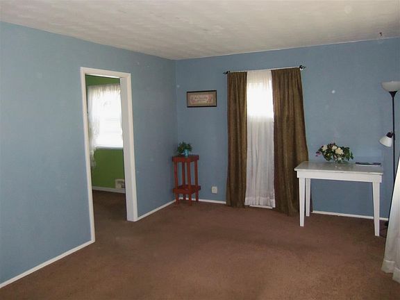 4th image of 1031 Canterbury Dr