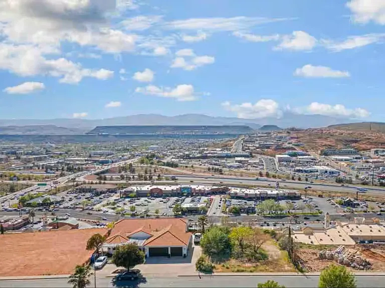 239 N Crest Line Cir #1 — Photo 18