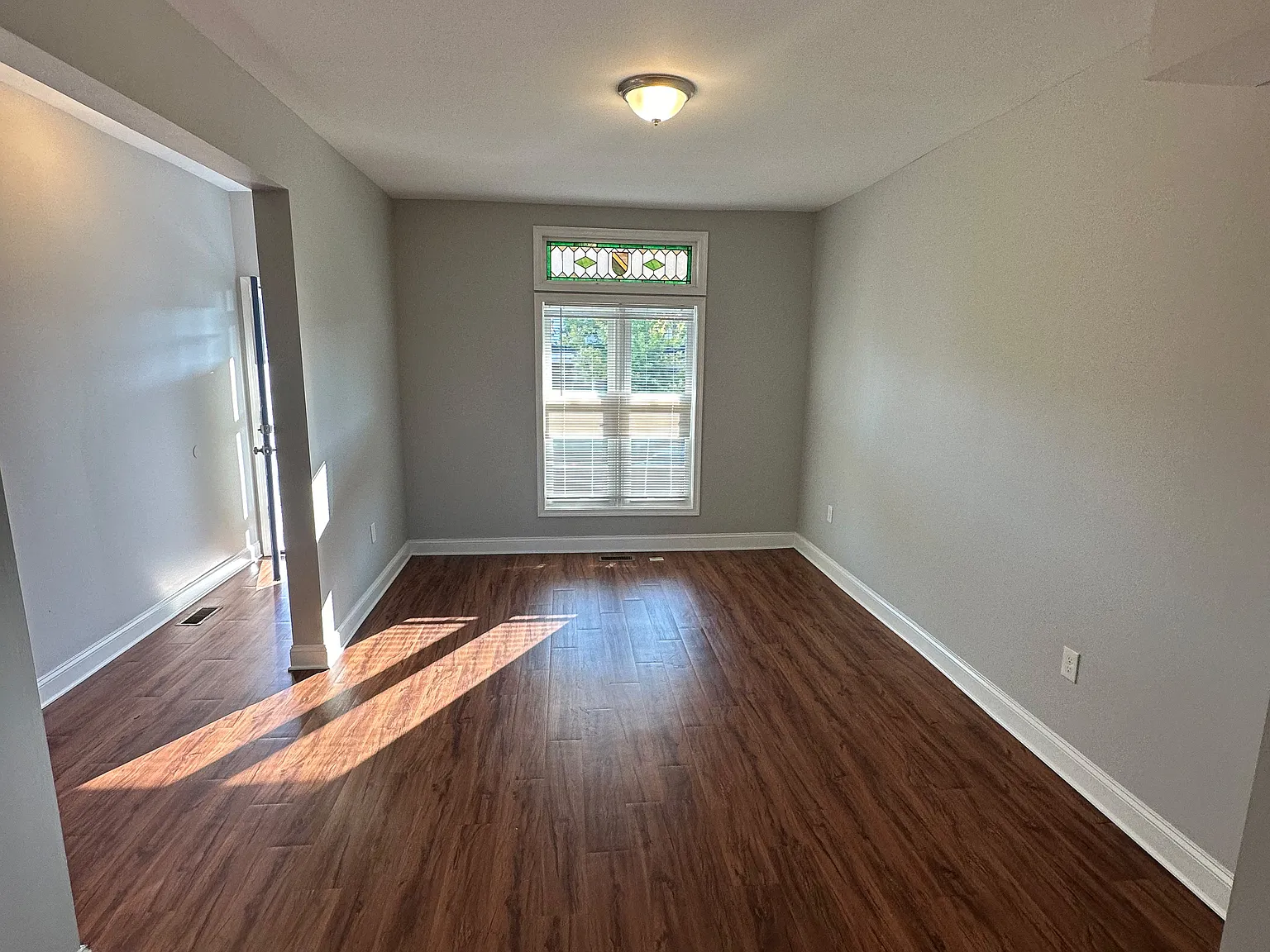 3 bed, 1.0 bath, $1,900 — Photo 2