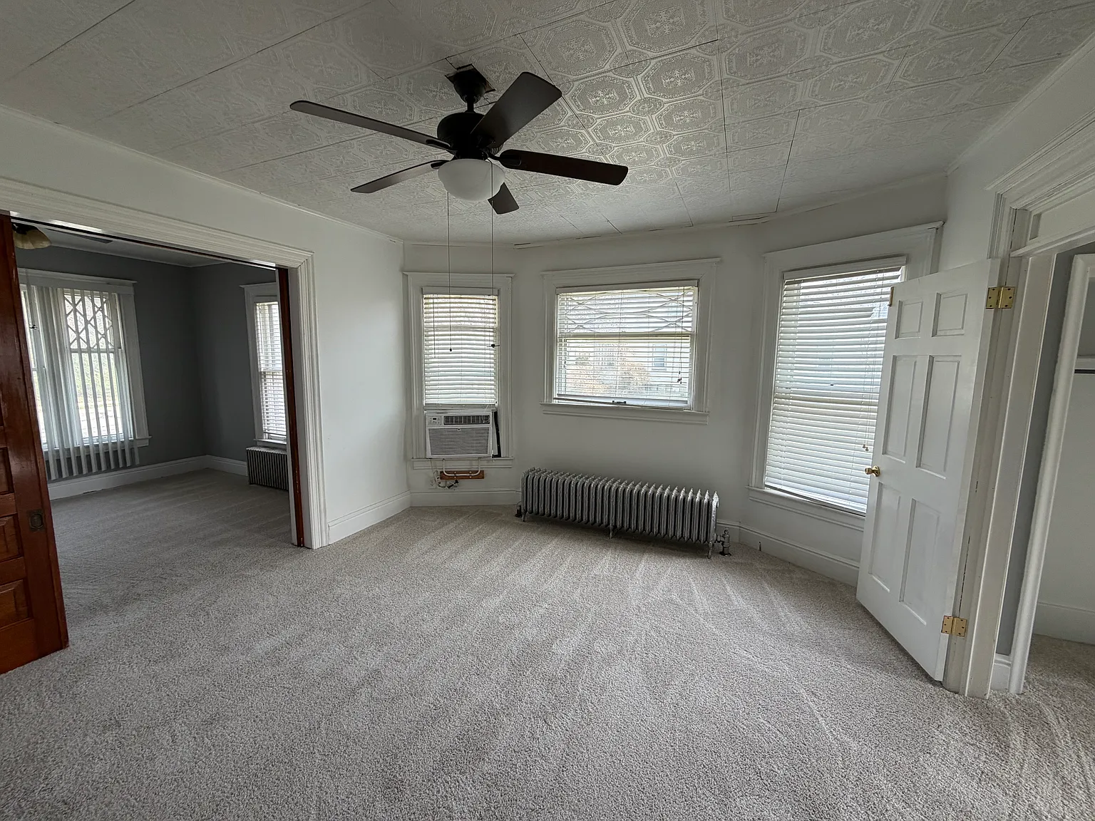 3 bed, 1400 sqft, $1,300 — Photo 4