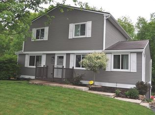 630 Apollo Dr, Freedom, PA 15042