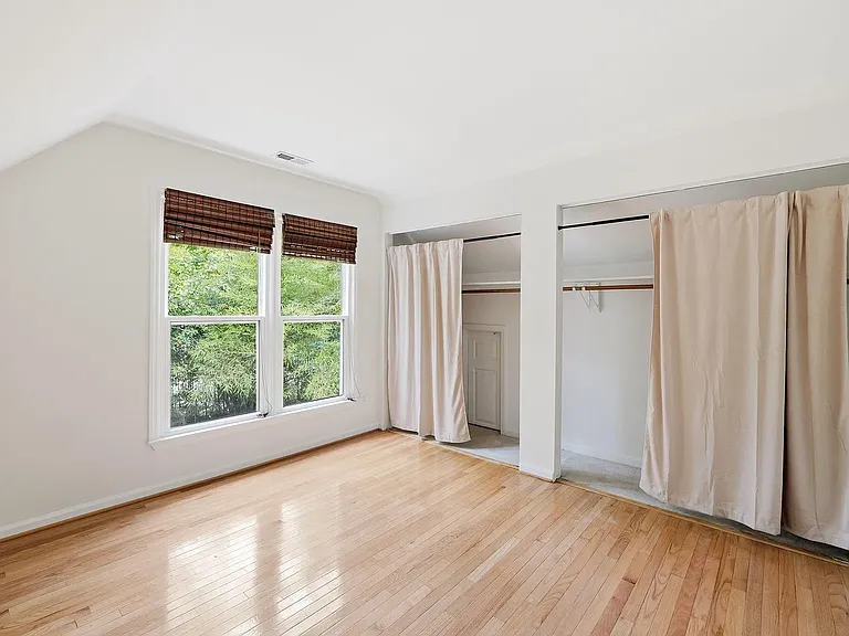 101 Thomas Ln #B1 — Photo 25