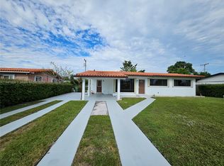 1085 W 50th Pl, Hialeah, FL 33012