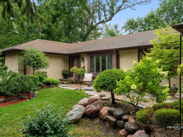 8N153 Grand Arbor Ln, Maple Park, IL 60151