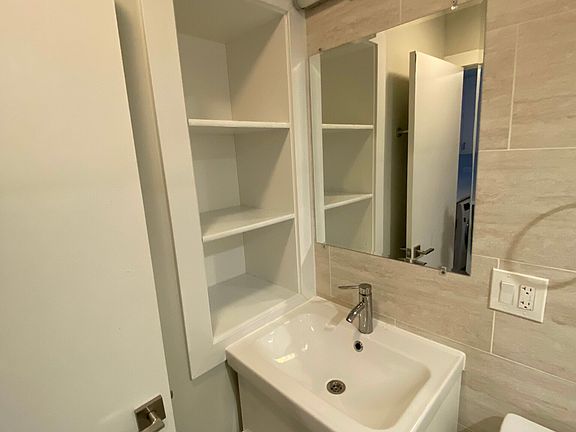 5th image of 5956 N Winthrop Ave #58-3E
