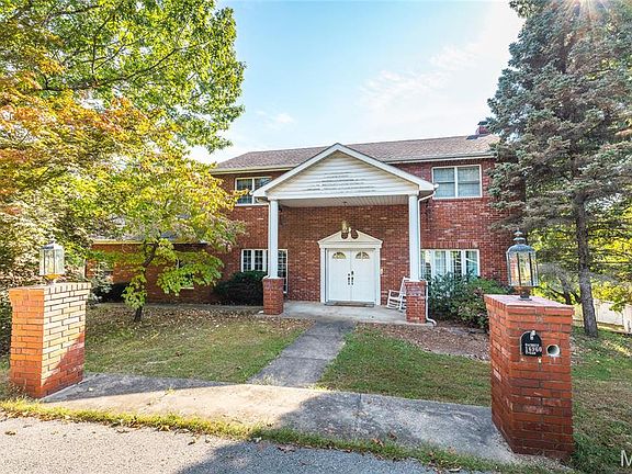 2nd image of 16960 Lemming Ln